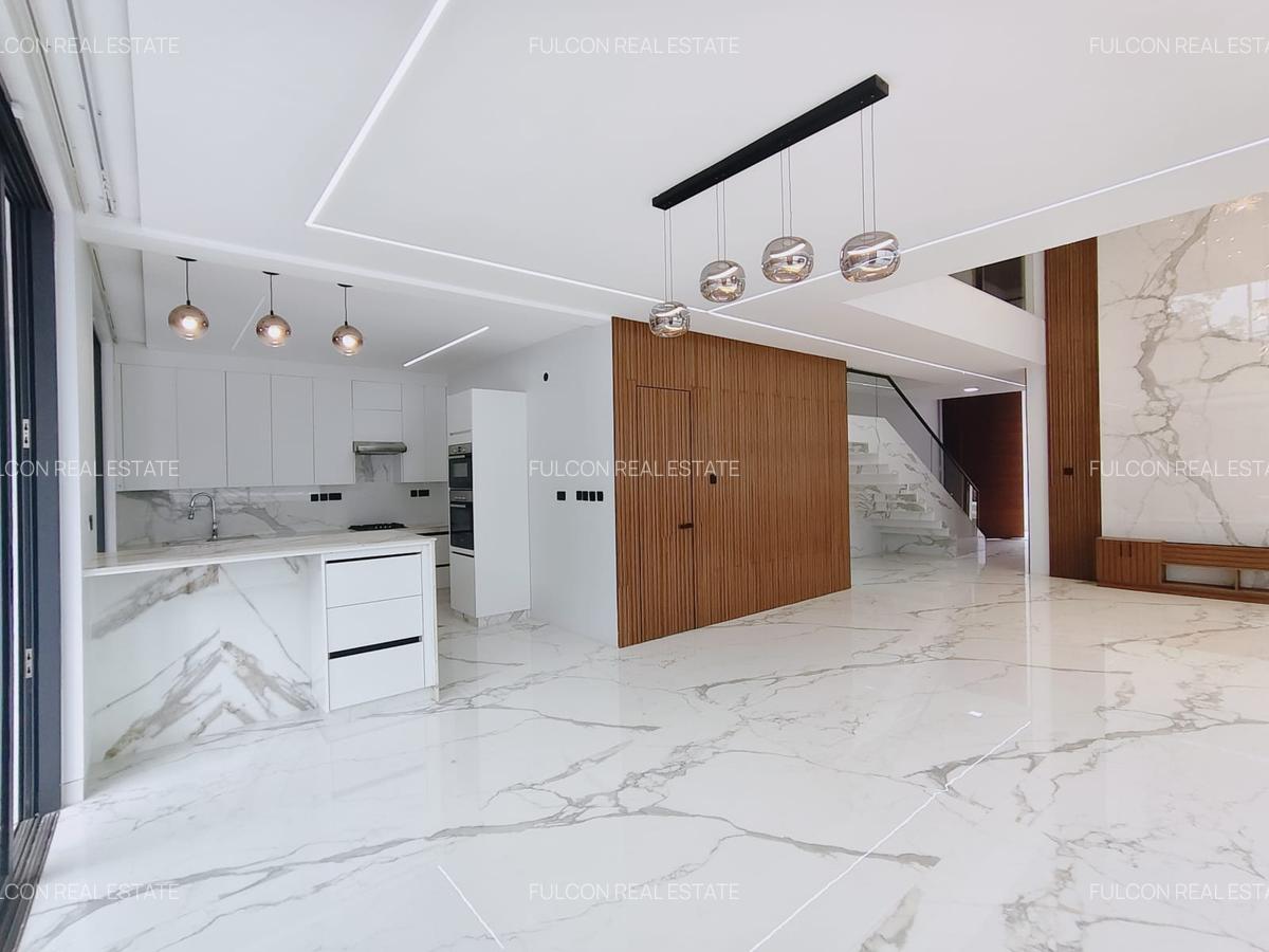 6 Bed Villa with En Suite in Lavington - 19