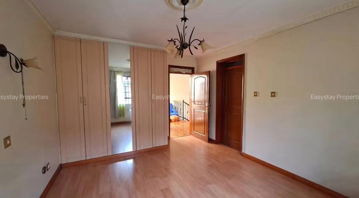 4 Bed Townhouse with En Suite in Lavington - 8