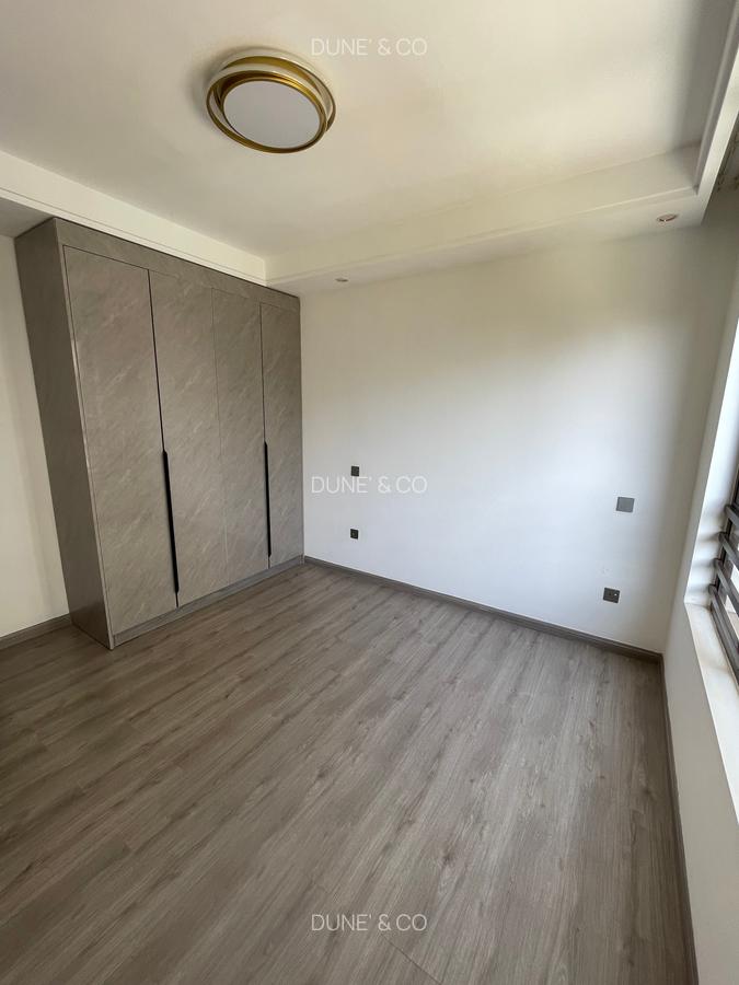2 Bed Apartment with En Suite in Riverside - 15