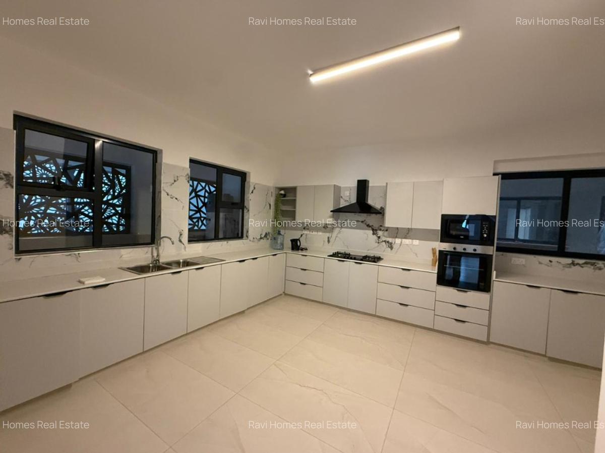 3 Bed Apartment with En Suite at Westlands - 7