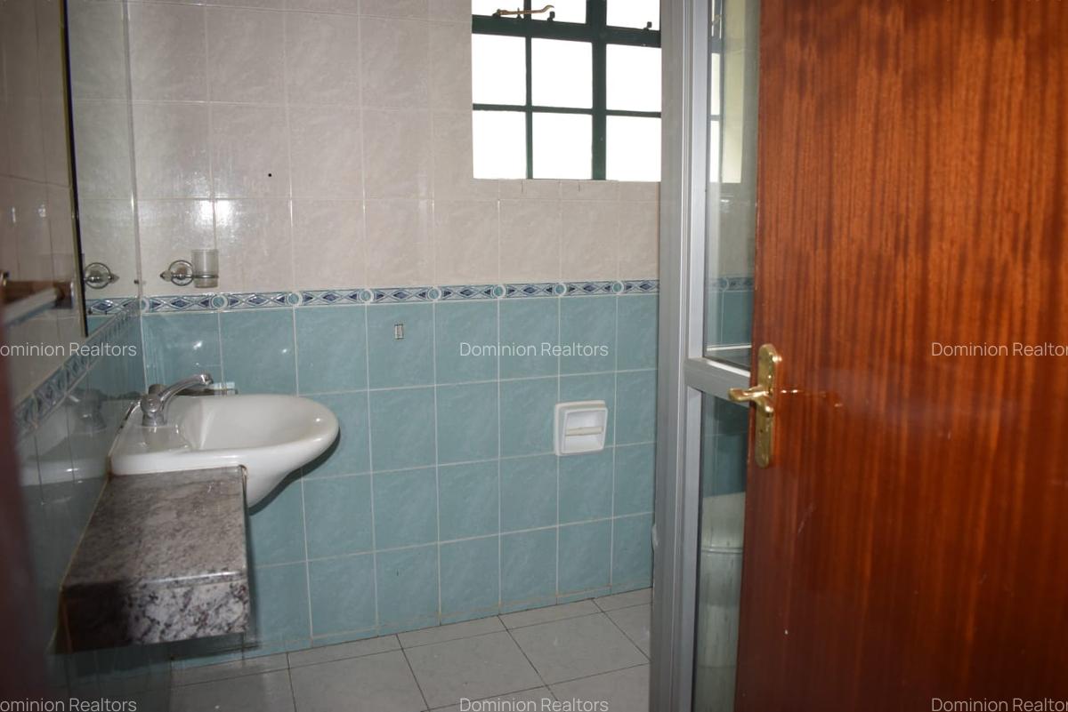4 Bed Townhouse with En Suite at Brookside Gardens - 13