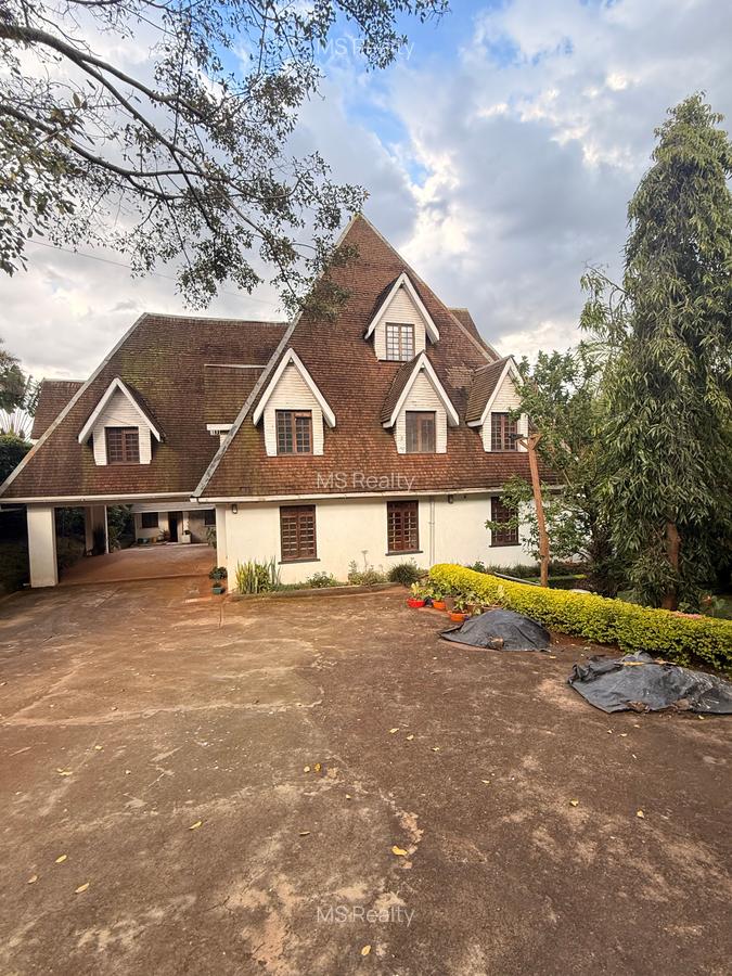 7 Bed House with En Suite in Runda - 2
