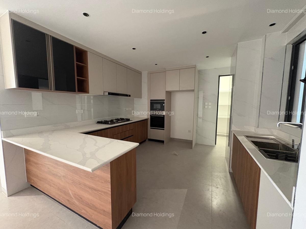 3 Bed Apartment with En Suite in Spring Valley - 5