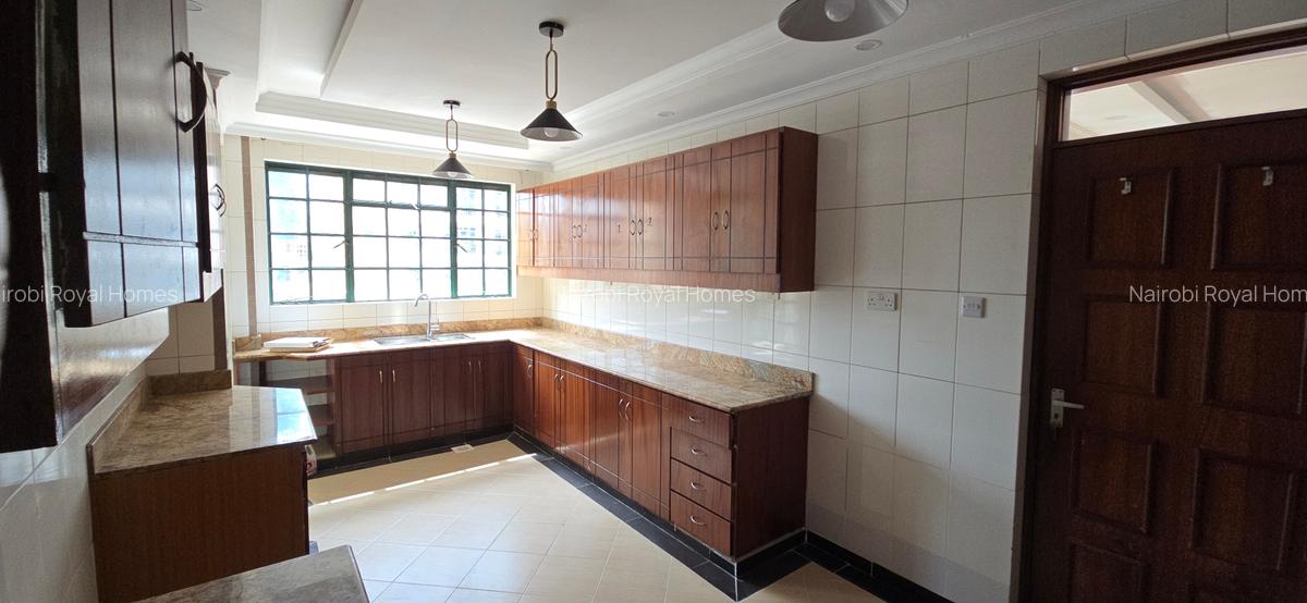 5 Bed Townhouse with En Suite at Lavington Green - 20