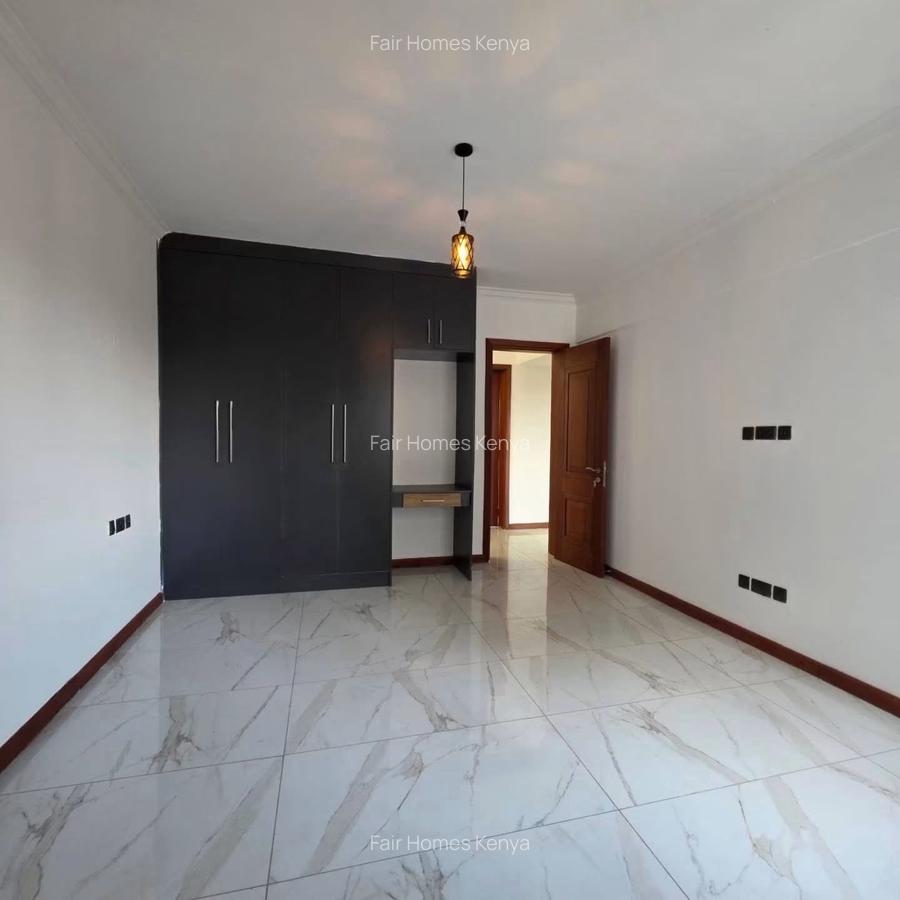 3 Bed Apartment with En Suite at Othaya Road - 5