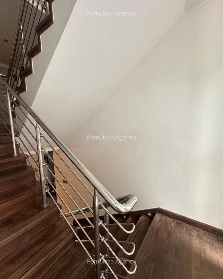 5 Bed Townhouse with En Suite in Lavington - 8