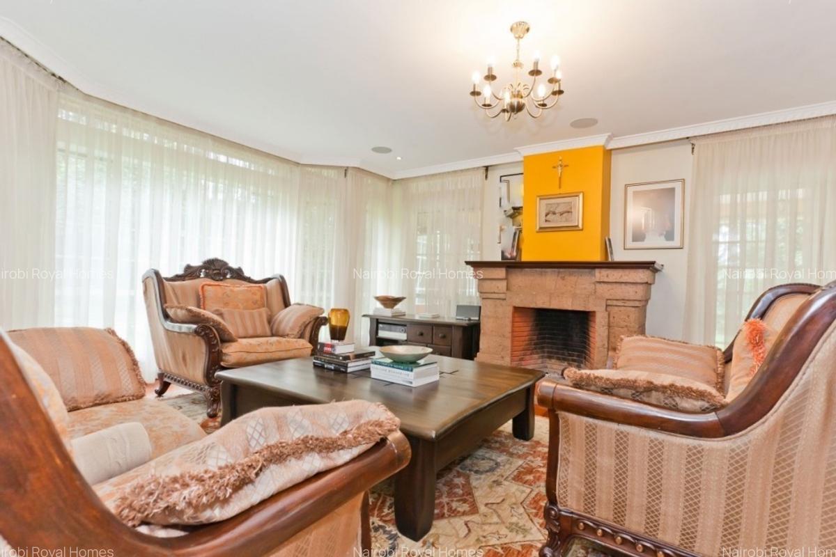 5 Bed House with En Suite at Rossly Park Lone Tree - 5