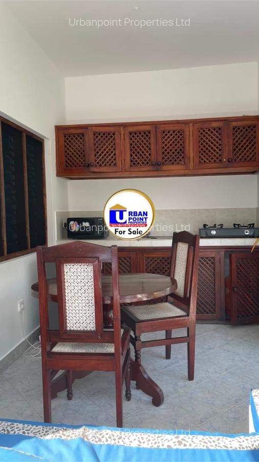 4 Bed House with En Suite in Watamu - 6