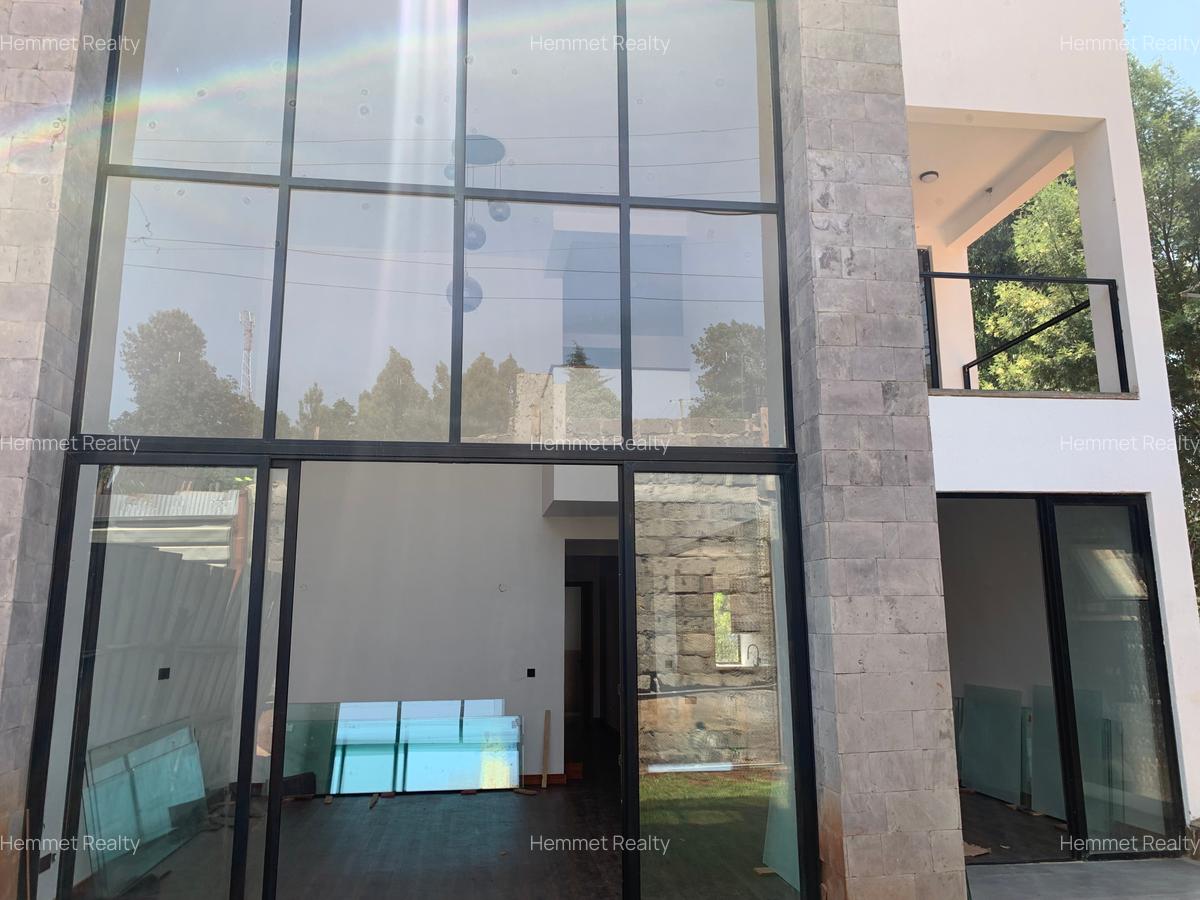 5 Bed Townhouse with En Suite in Kitisuru - 1