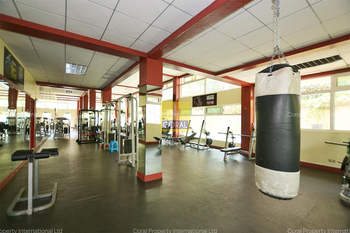 4 Bed Apartment in Parklands - 20