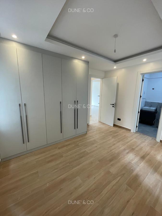 Serviced 2 Bed Apartment with En Suite in Westlands Area - 14