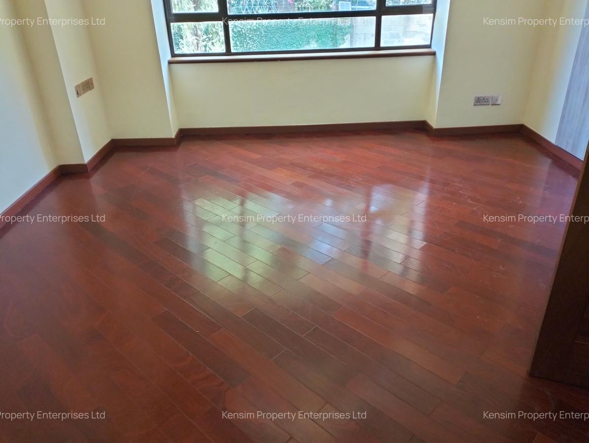 5 Bed Townhouse with En Suite in Lavington - 2