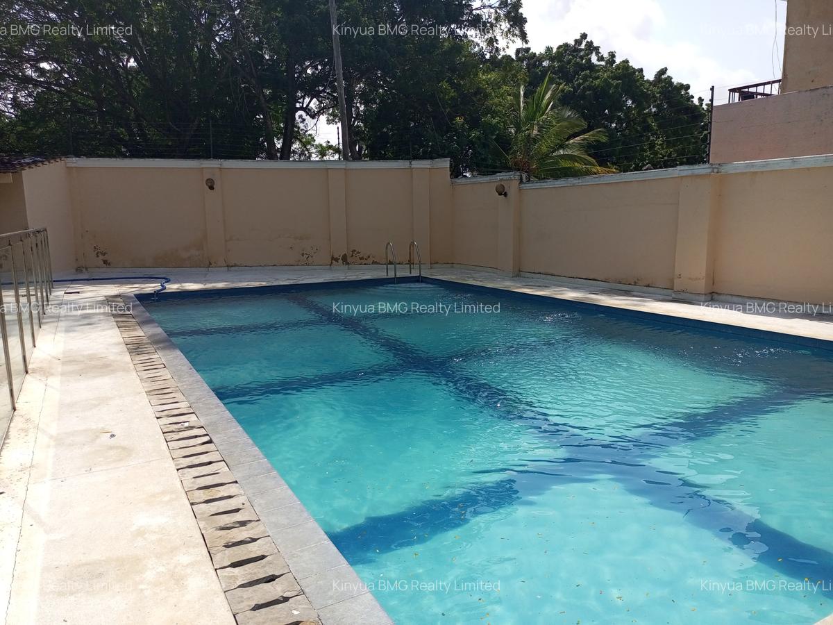 Serviced 3 Bed Apartment with En Suite in Nyali Area - 11