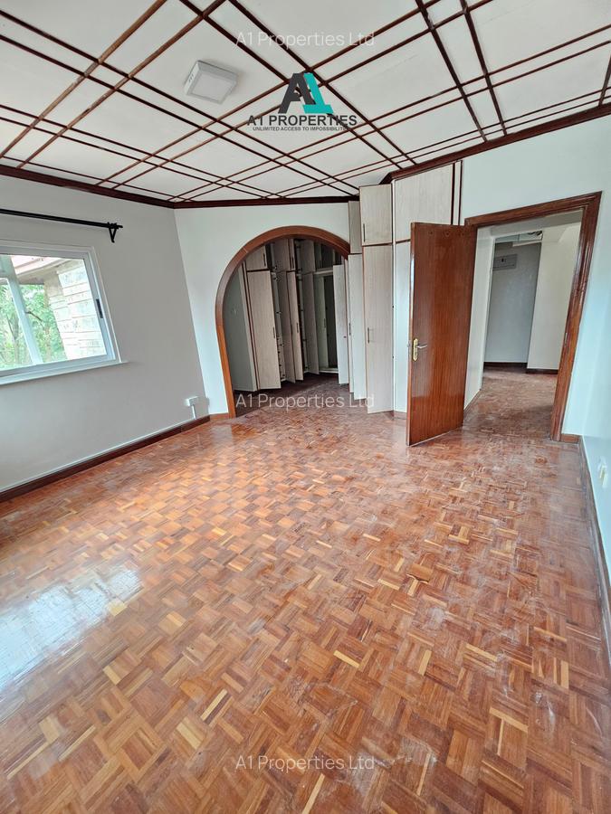 4 Bed Townhouse with En Suite in Lavington - 10
