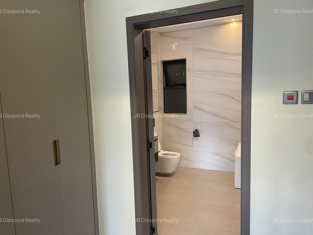 3 Bed Apartment with En Suite at 2Nd Parklands Avenue - 9