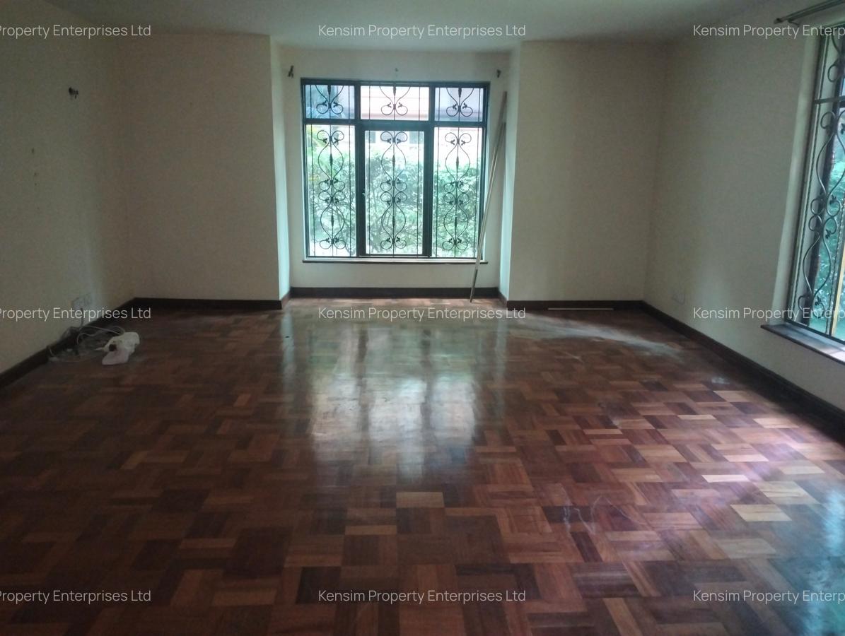 5 Bed Townhouse with En Suite in Lavington - 8