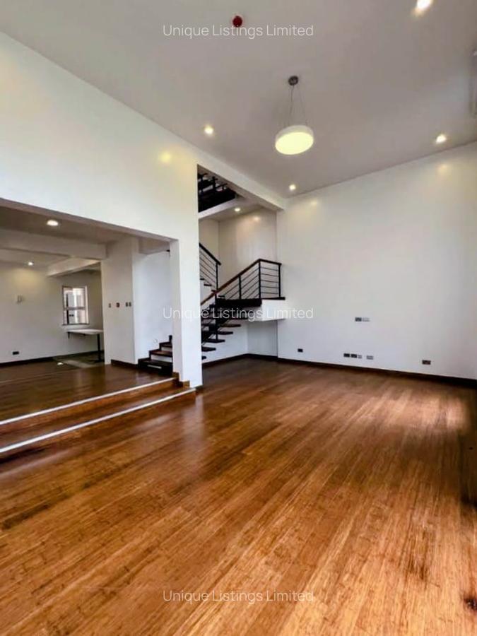 4 Bed Townhouse with En Suite in Lavington - 6