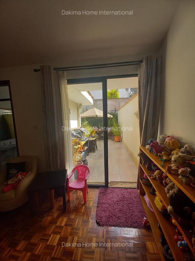 4 Bed Townhouse with En Suite in Spring Valley - 15