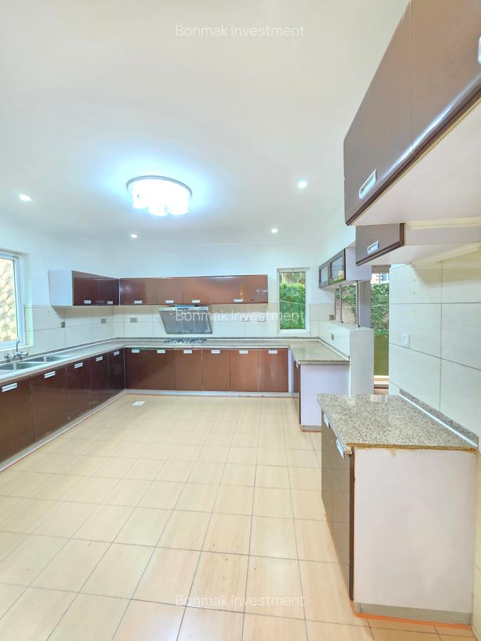 4 Bed Townhouse with En Suite at Riverside Drive - 6