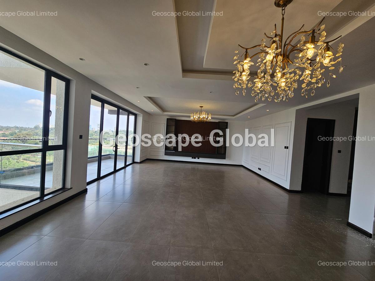 3 Bed Apartment with En Suite in Riverside - 8