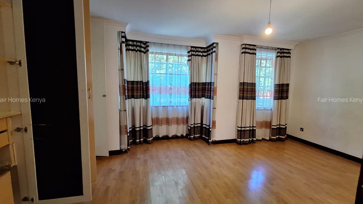 4 Bed Townhouse with En Suite at Lavington Green - 13