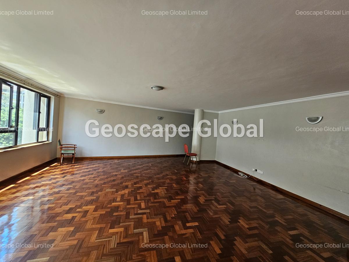 3 Bed Apartment with En Suite in Riverside - 15