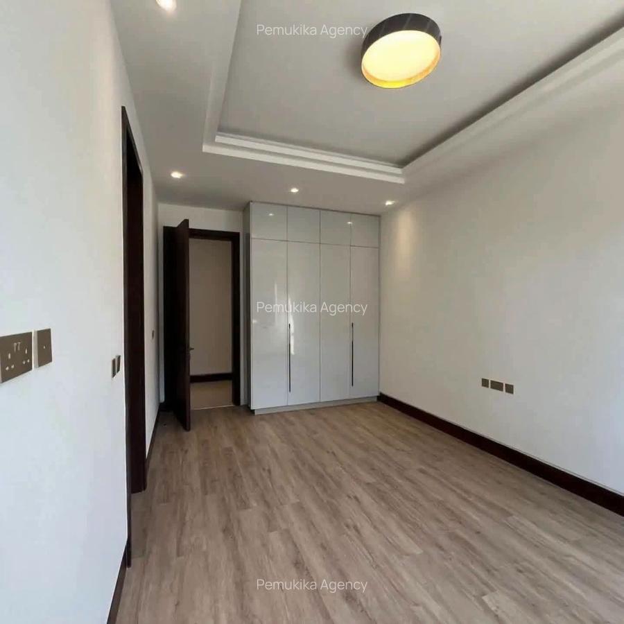 5 Bed Townhouse with En Suite in Kitisuru - 14