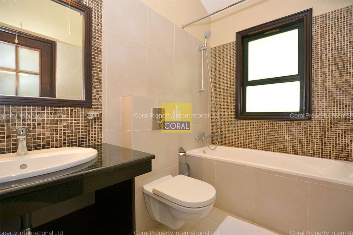 4 Bed Townhouse with En Suite in Westlands Area - 16