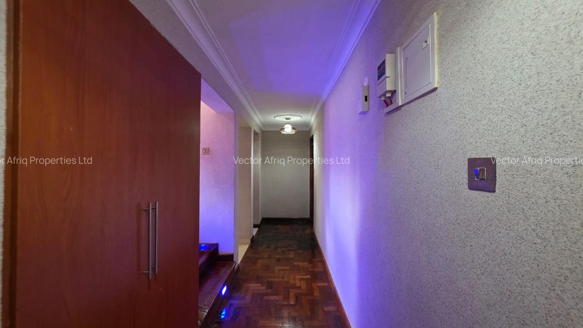 5 Bed Townhouse with En Suite in Kitengela - 13