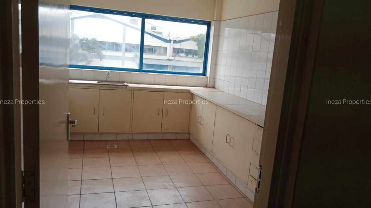 Warehouse with Parking in Mombasa Road - 10