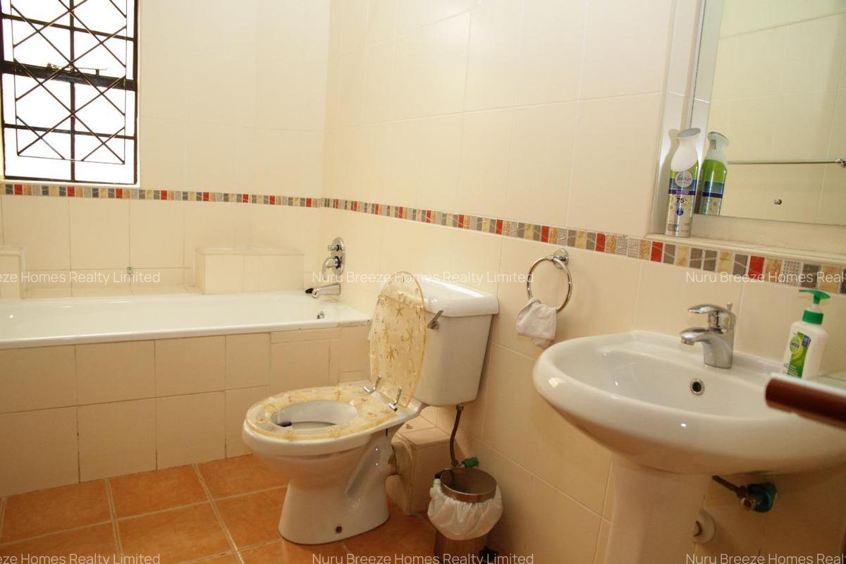3 Bed Apartment with En Suite in Kilimani - 5