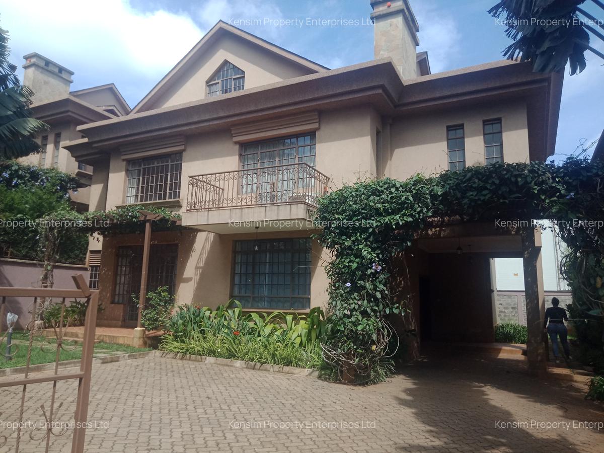 5 Bed Townhouse with En Suite in Lavington - 1