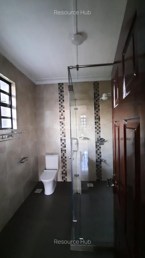 3 Bed House with En Suite at Bomas Area - 18