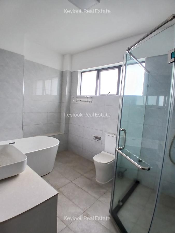 4 Bed Apartment with En Suite at Valley Arcade - 17