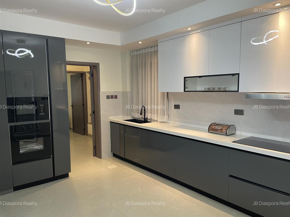 4 Bed Apartment with En Suite at Parklands - 5