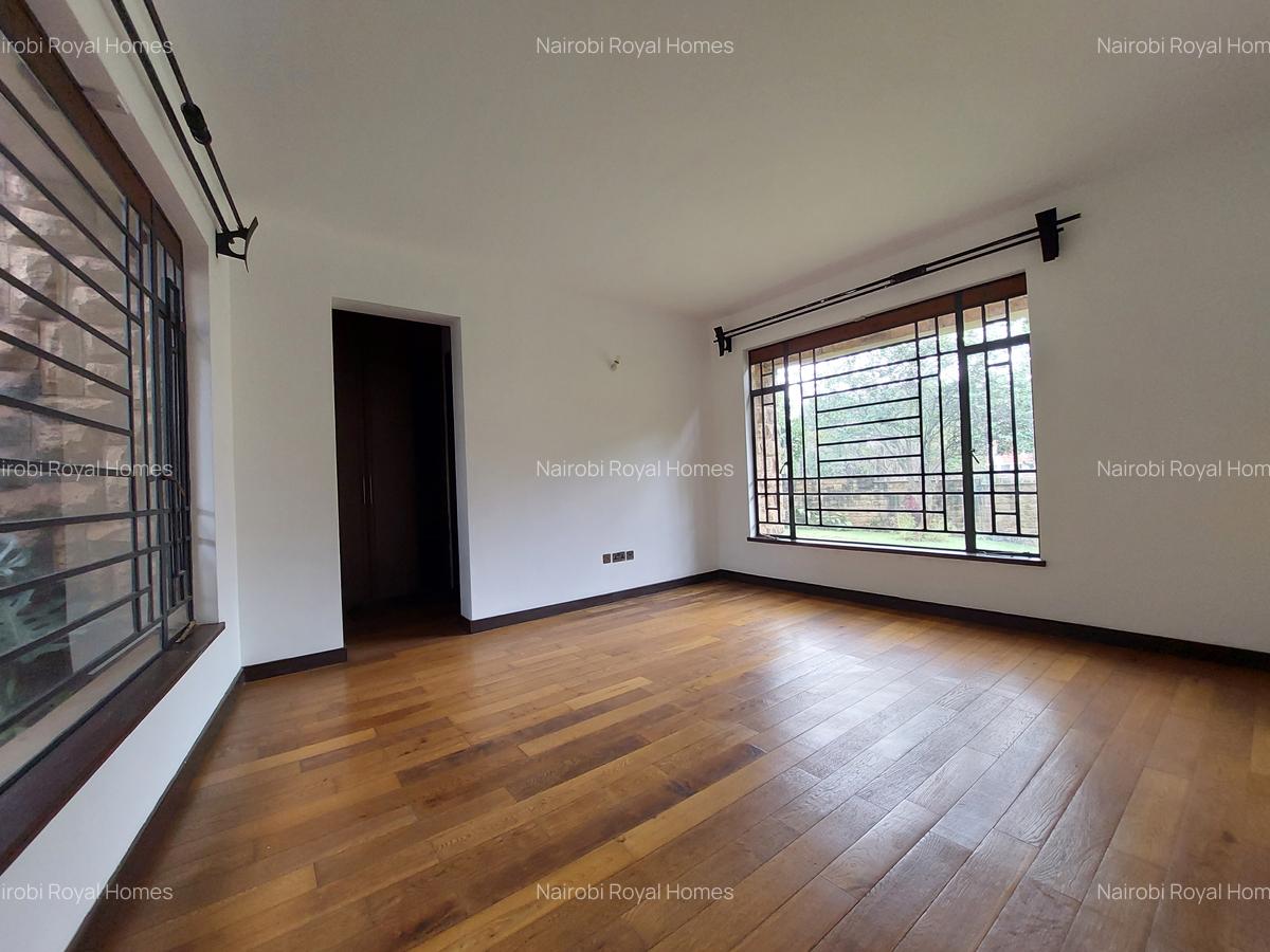 5 Bed House with En Suite at Lake View - 18