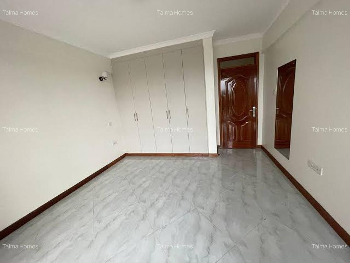 2 Bed Apartment with En Suite at Near Sarit Centre - 5