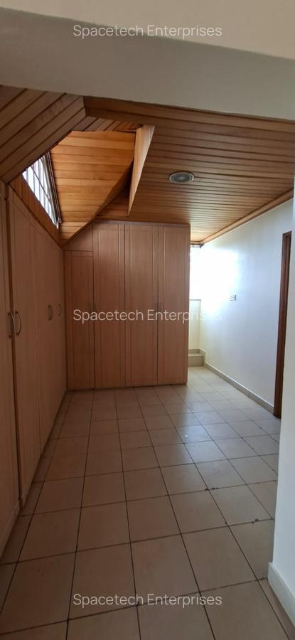 4 Bed House with En Suite in Runda - 11