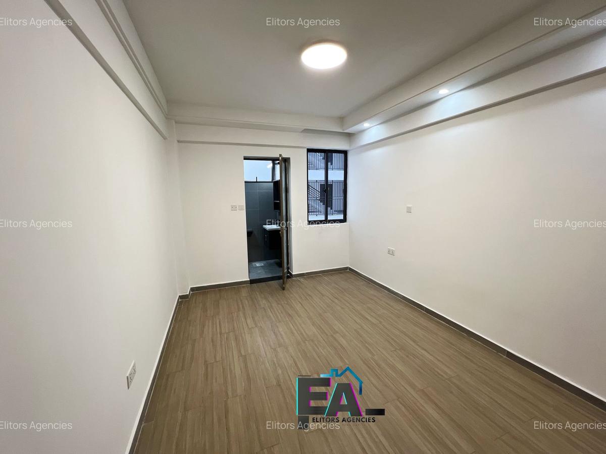3 Bed Apartment with En Suite at Riverside Drive - 8