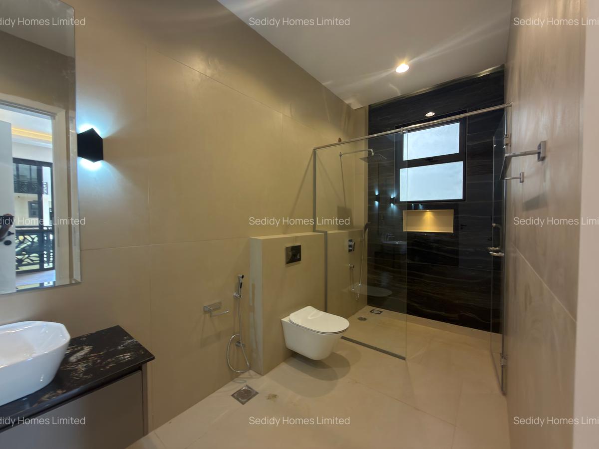 5 Bed Villa with En Suite in Lavington - 17