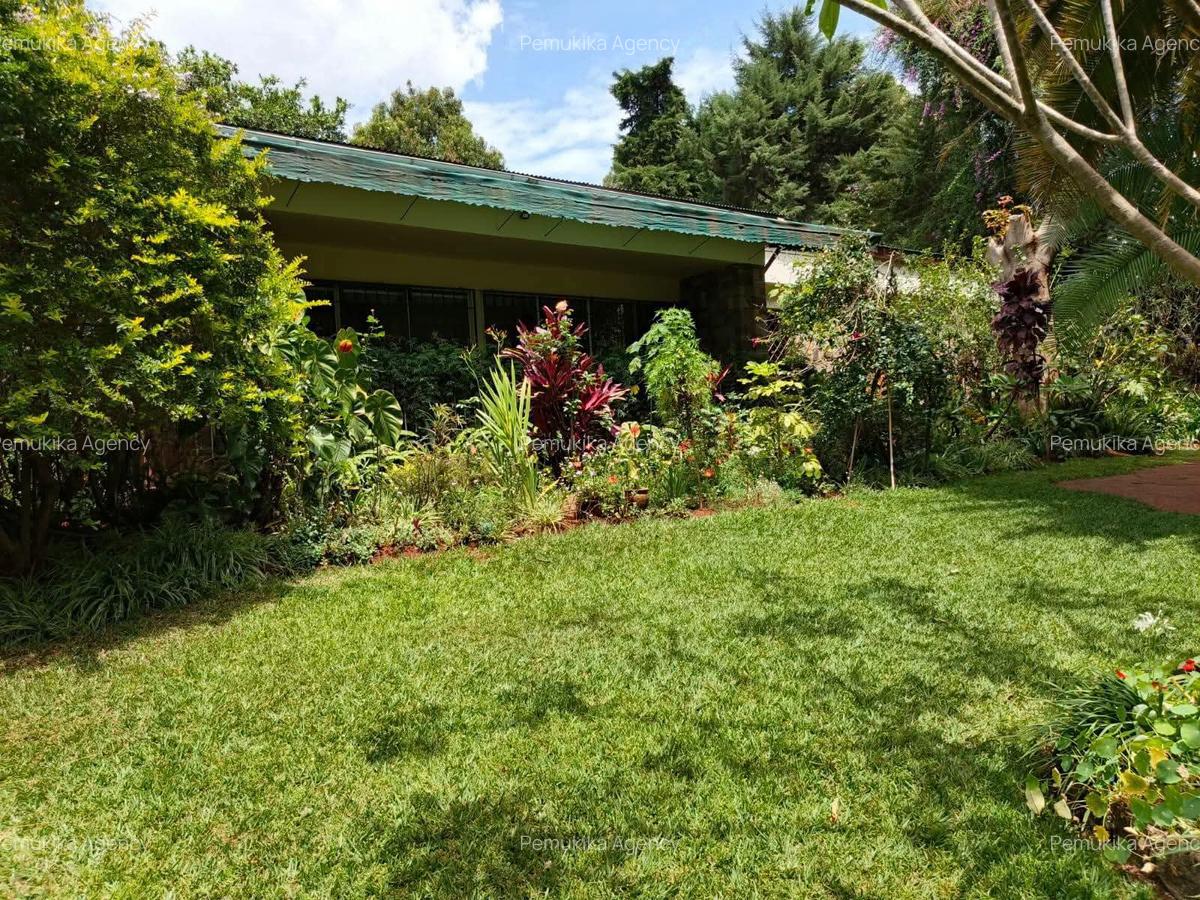 3 Bed House with En Suite in Lavington - 4