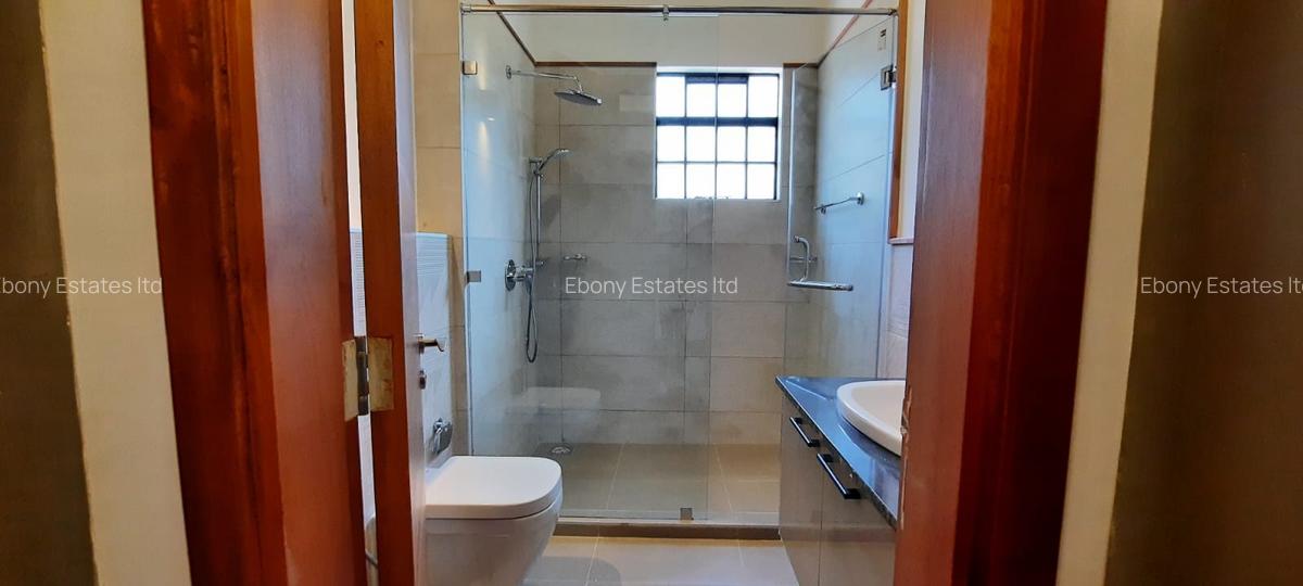 5 Bed Townhouse with En Suite in Lavington - 13