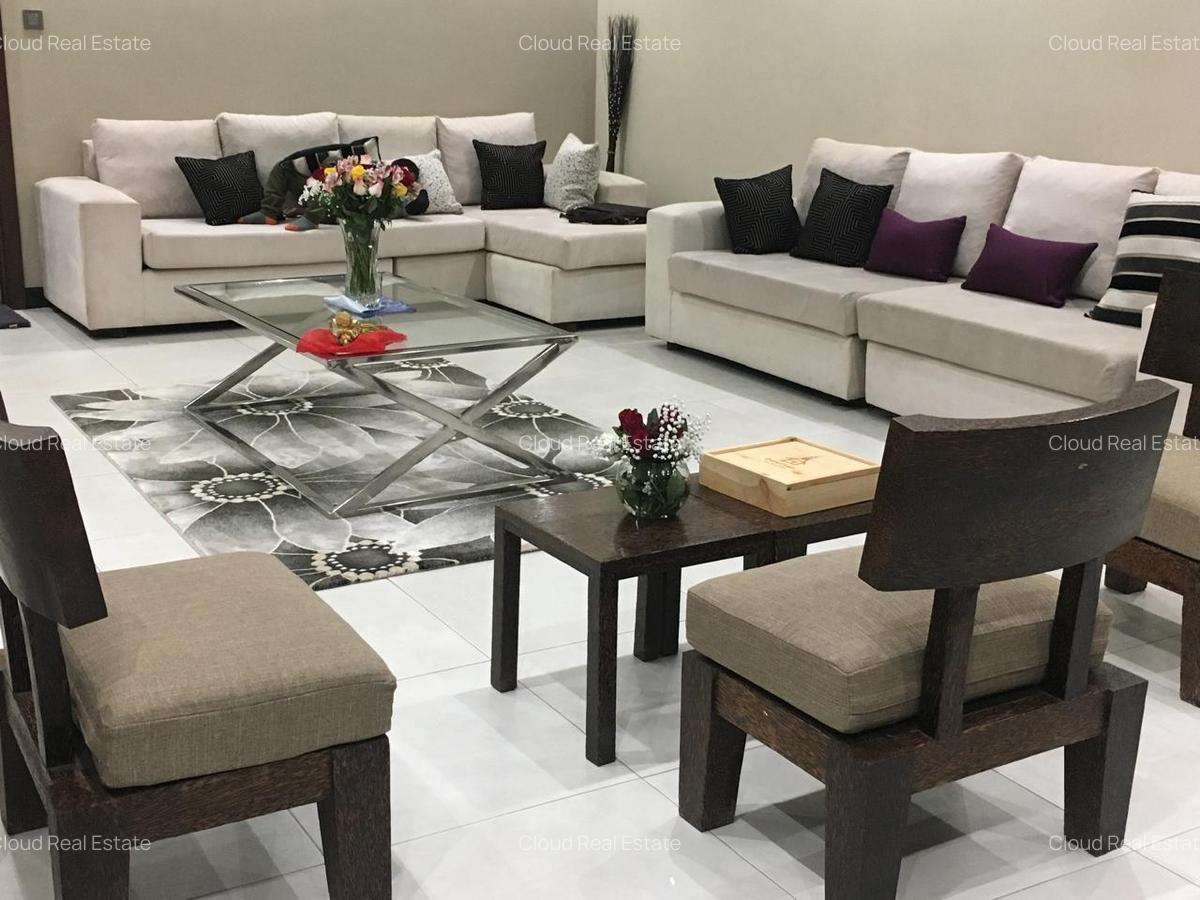 4 Bed Apartment with Lift in Parklands - 2