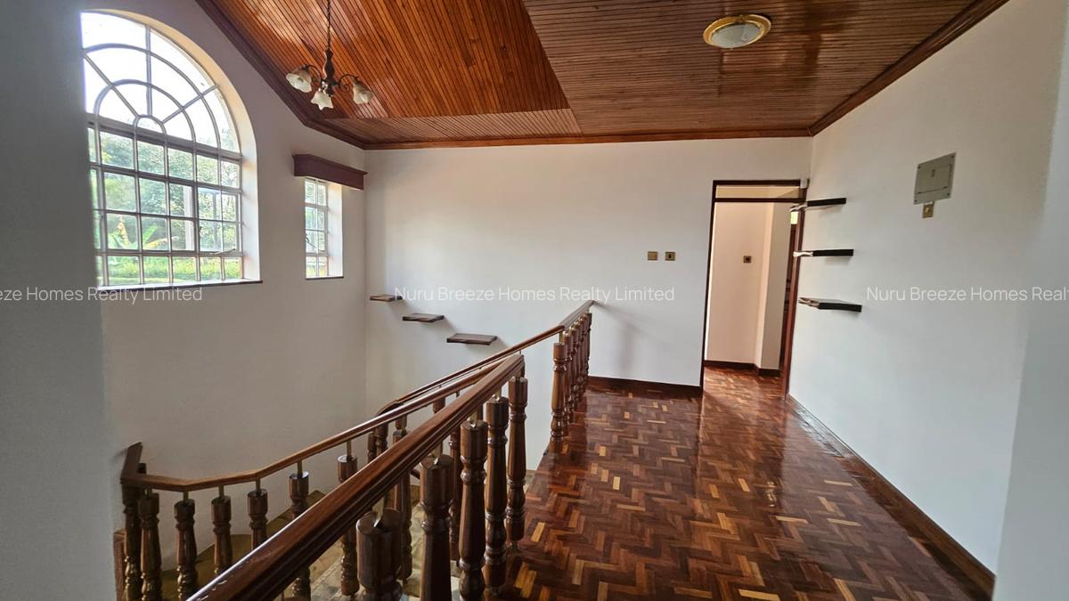 5 Bed House with En Suite in Runda - 12