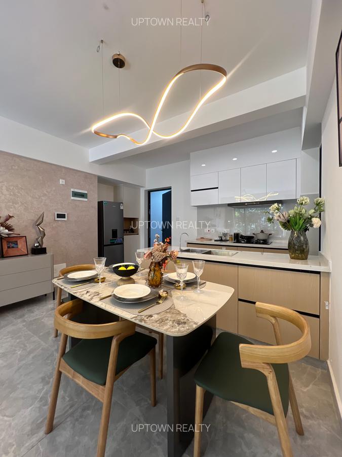 3 Bed Apartment with En Suite at Lavington - 5