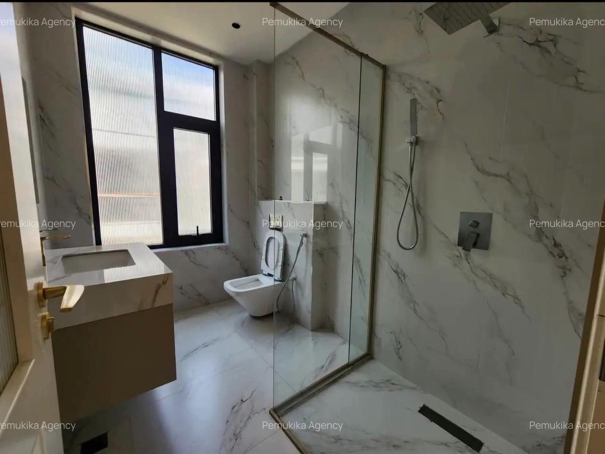 5 Bed Townhouse with En Suite in Lavington - 5