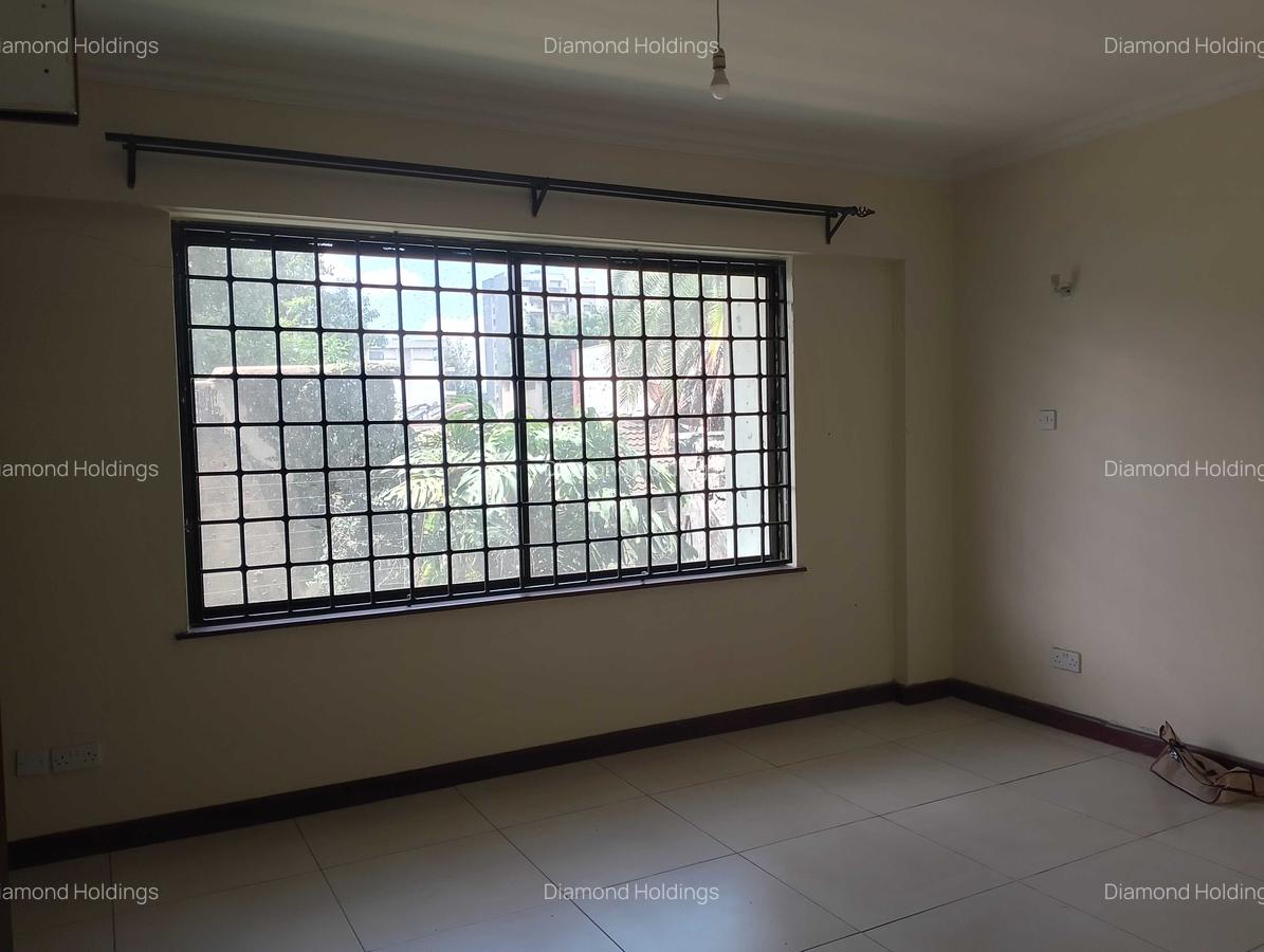 3 Bed Apartment with En Suite at Parklands - 3