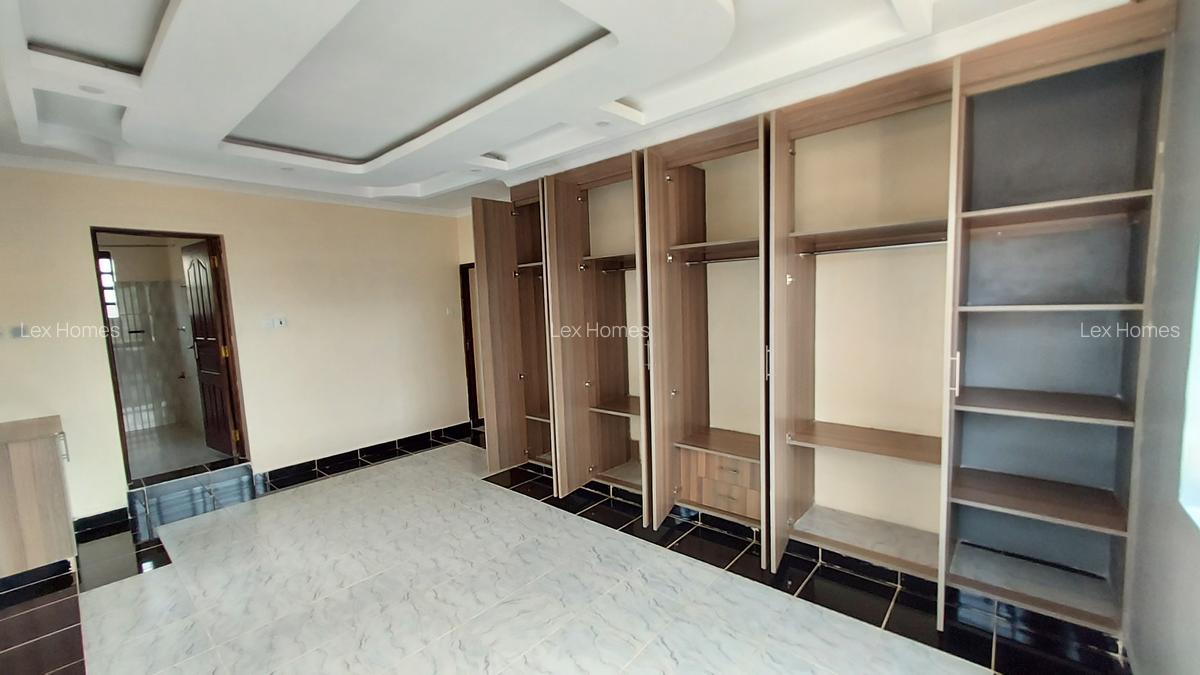 3 Bed House with En Suite at Kahuho - 12