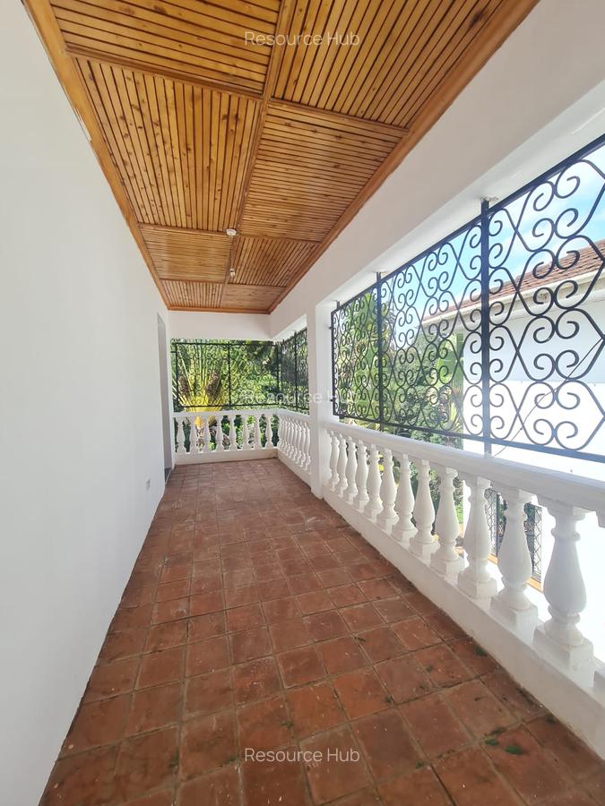 6 Bed House with En Suite at Nyari - 13