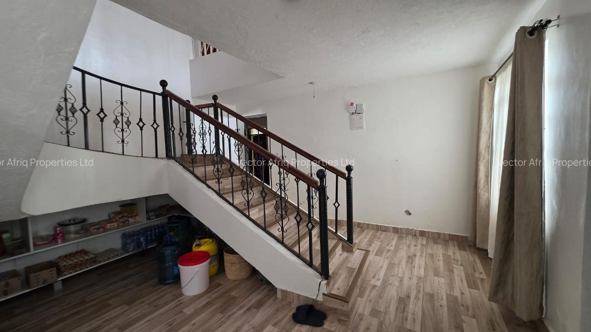 5 Bed Townhouse with En Suite in Kitengela - 12